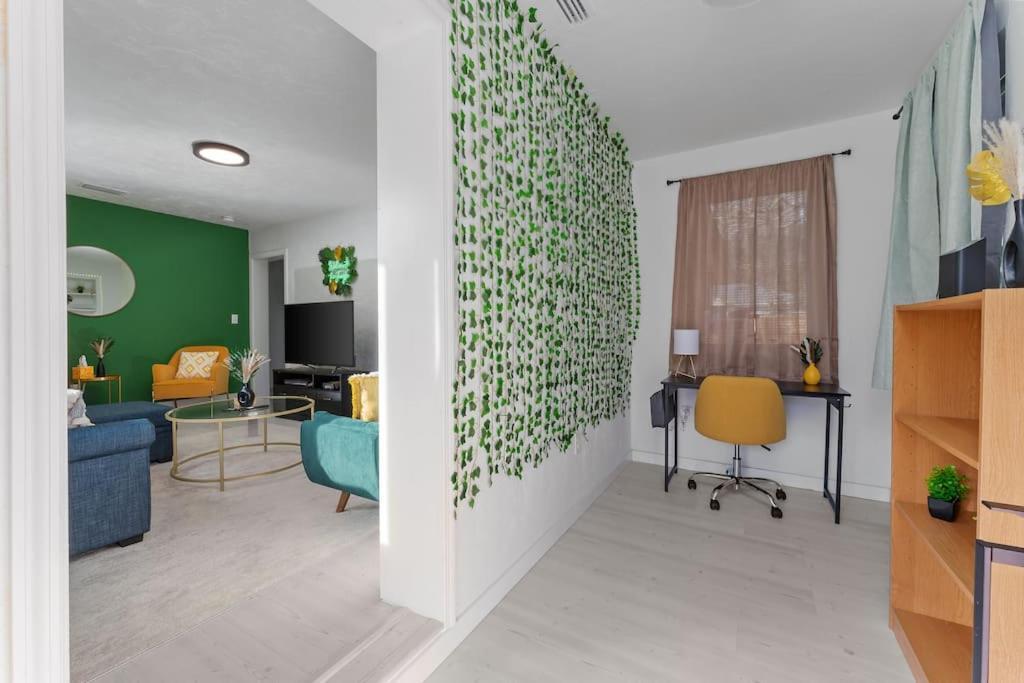Smart Bungalow: 10-Min To Uf, Central Location Gainesville Luaran gambar