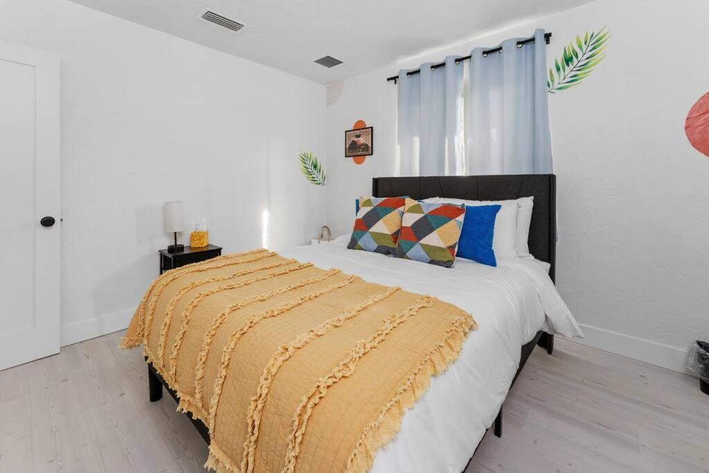Smart Bungalow: 10-Min To Uf, Central Location Gainesville Luaran gambar