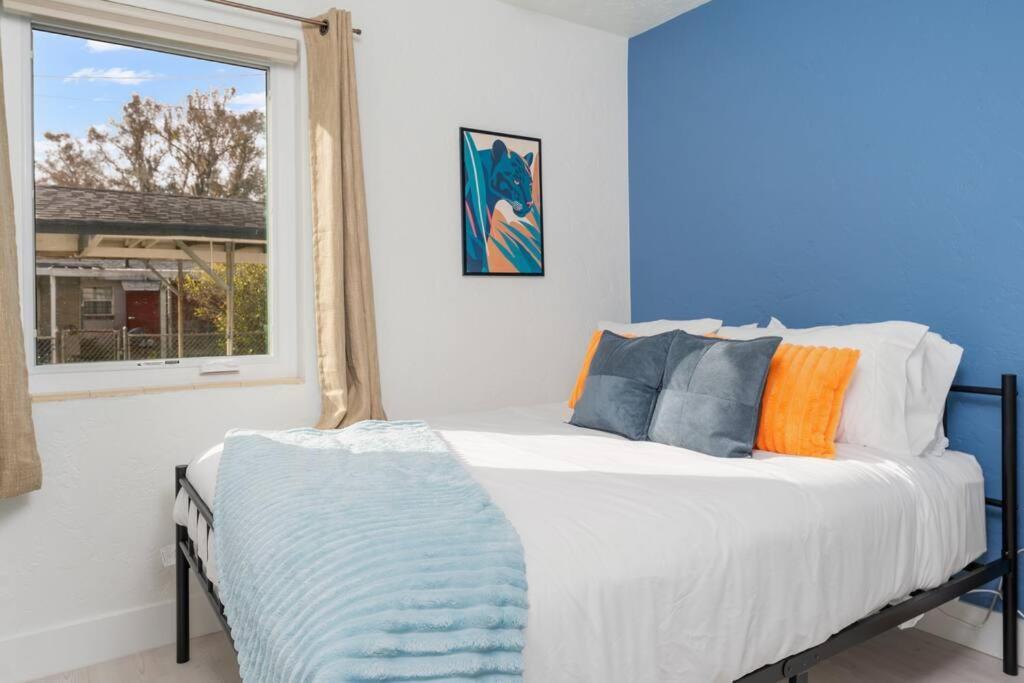 Smart Bungalow: 10-Min To Uf, Central Location Gainesville Luaran gambar