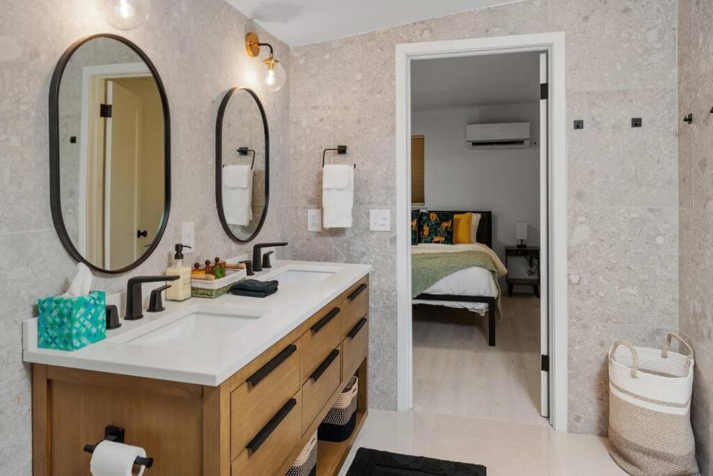 Smart Bungalow: 10-Min To Uf, Central Location Gainesville Luaran gambar