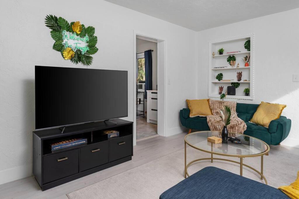 Smart Bungalow: 10-Min To Uf, Central Location Gainesville Luaran gambar